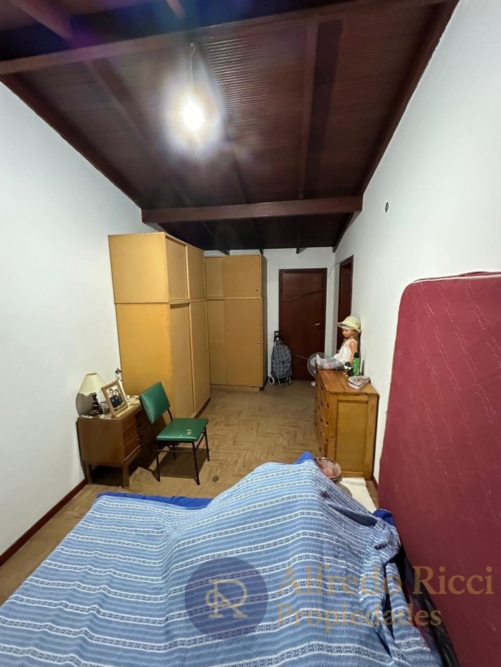CHALET DE ESTILO TRADICIONAL EN EXCELENTE UBICACION