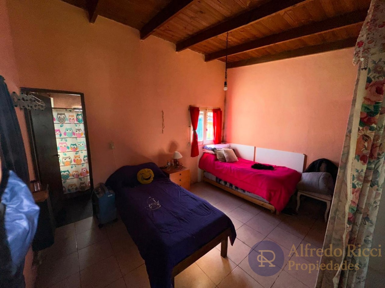 Excelente ubicacion. Vivienda y galpon sobre hermoso lote