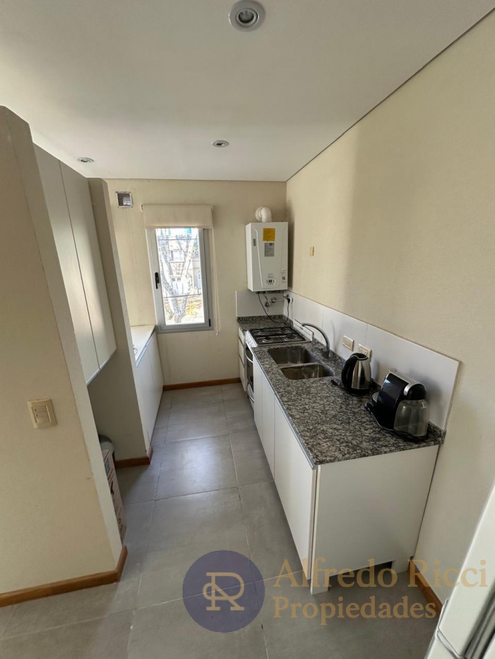 EN VENTA EXCLUSIVO DUPLEX DE 3 AMBIENTES, UBICADO AL FRENTE DEL COMPLEJO.