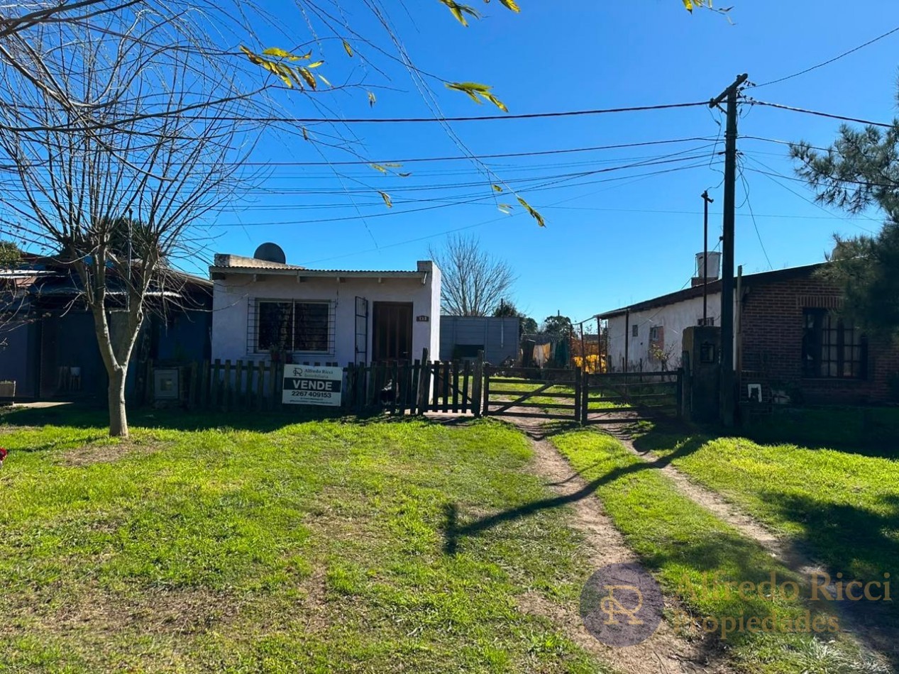 Excelente ubicacion. Vivienda y galpon sobre hermoso lote