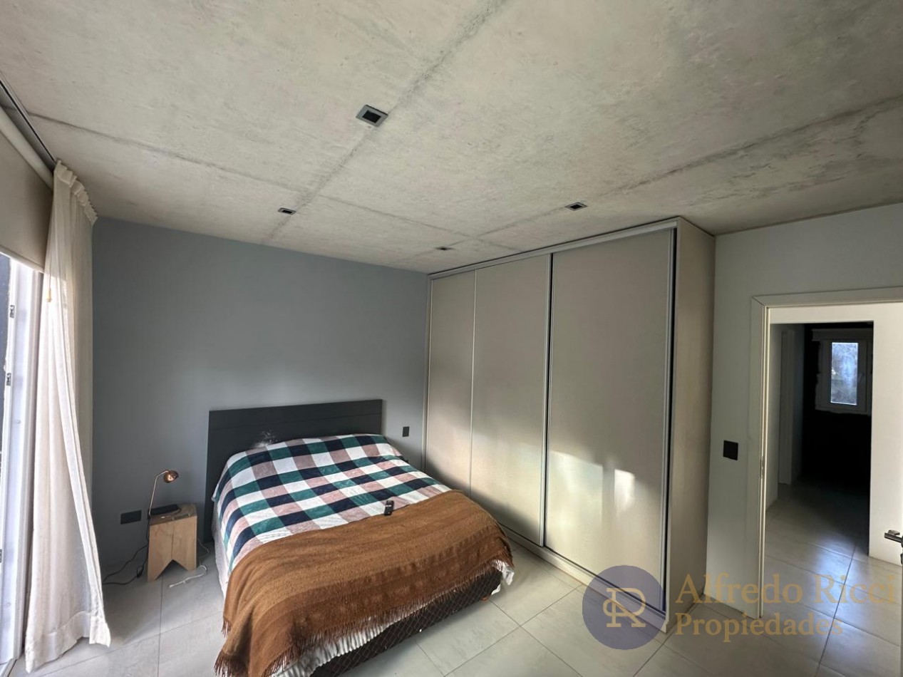 PINAMAR - DESTACADA CASA EN VENTA CONFORT Y CALIDAD EN CADA DETALLE