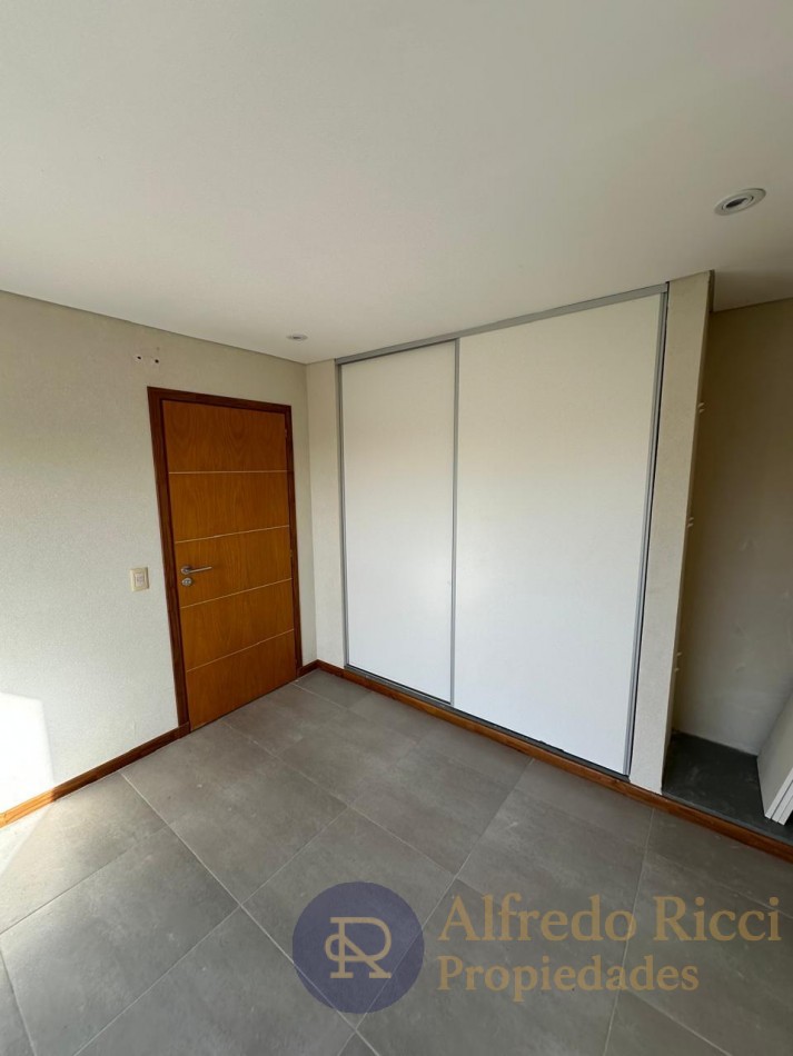 CONFORT Y CALIDAD EN UN DUPLEX DE TRES AMBIENTES PENSADO PARA DISFRUTAR