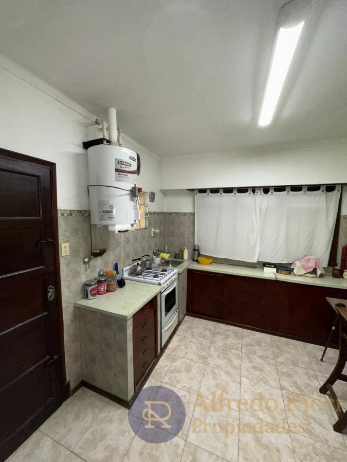 CHALET DE ESTILO TRADICIONAL EN EXCELENTE UBICACION
