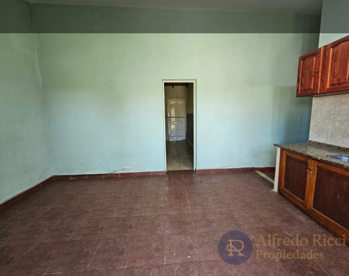 CASA EN VENTA O PERMUTA EN DOLORES.