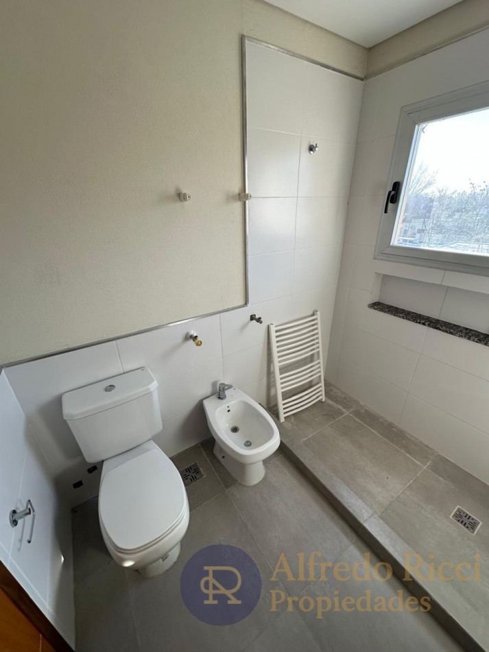 CONFORT Y CALIDAD EN UN DUPLEX DE TRES AMBIENTES PENSADO PARA DISFRUTAR