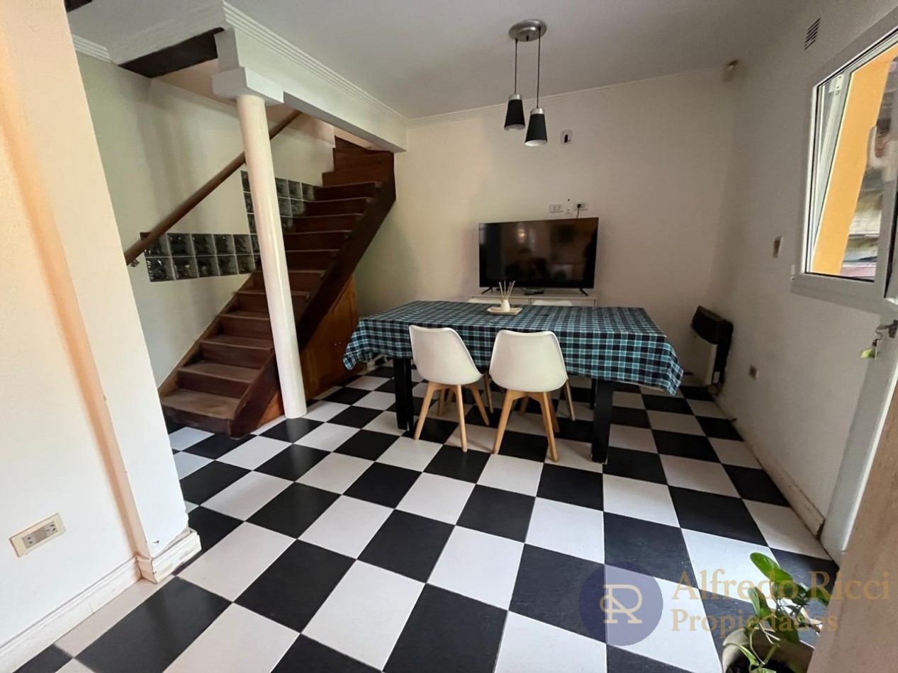 EXCELENTE CASA DE DOS PLANTAS EN VENTA. INMEJORABLE RELACION PRECIO-CALIDAD-PRESTACIONES!!