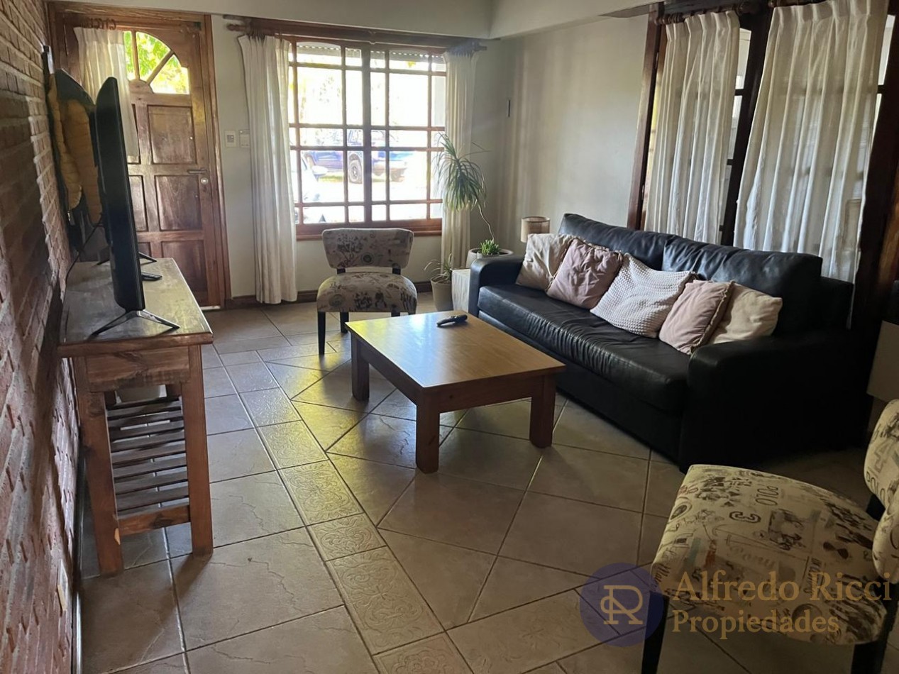EXCELENTE CASA DE DOS PLANTAS EN VENTA. INMEJORABLE RELACION PRECIO-CALIDAD-PRESTACIONES!!