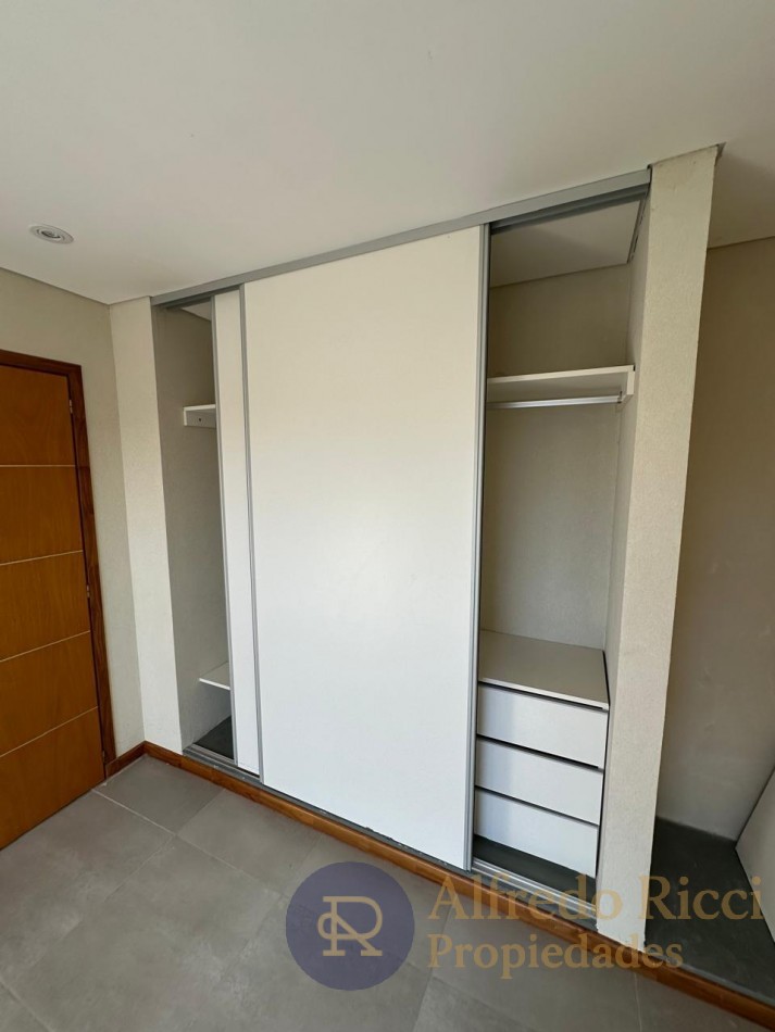 CONFORT Y CALIDAD EN UN DUPLEX DE TRES AMBIENTES PENSADO PARA DISFRUTAR