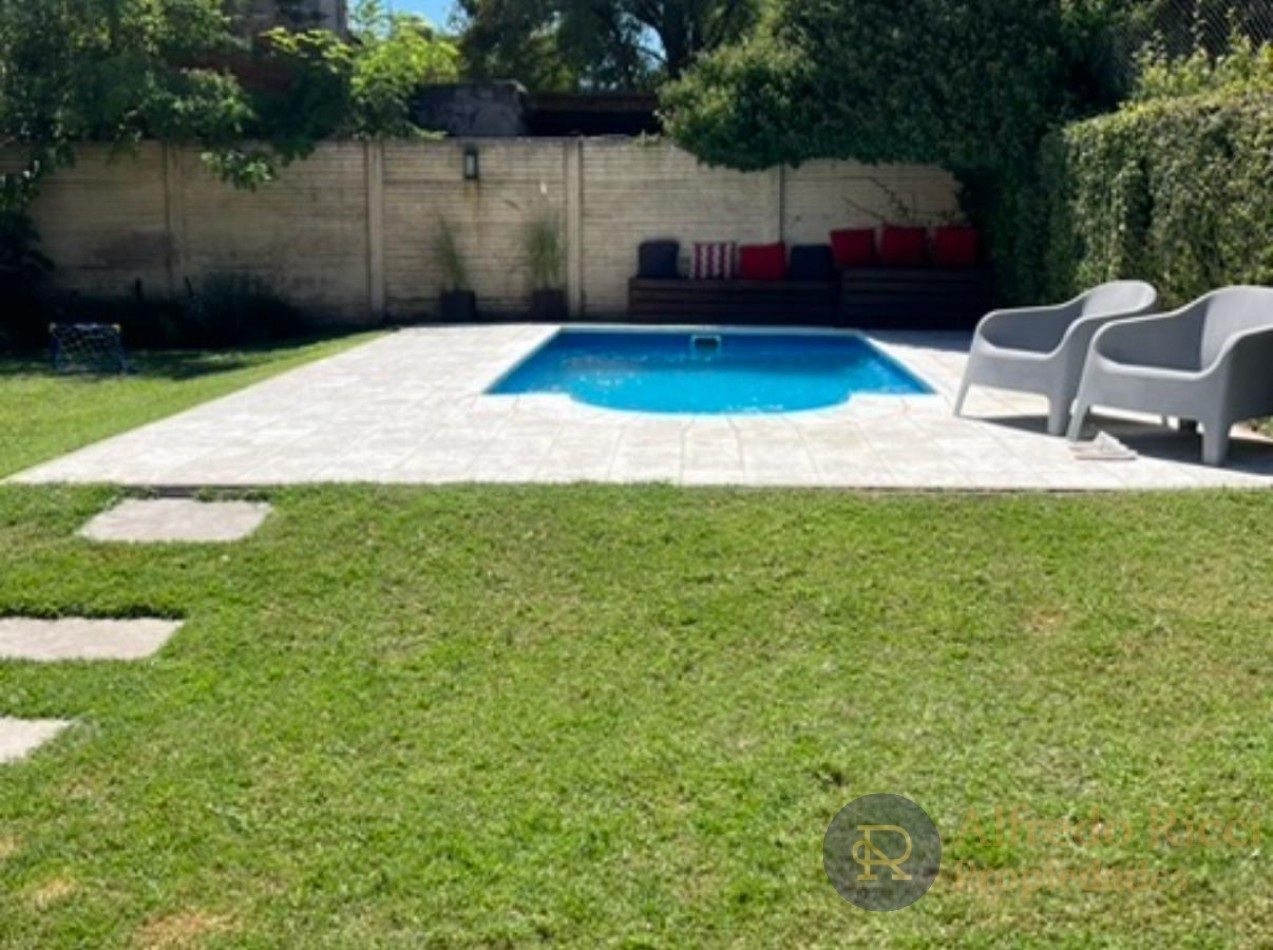EXCELENTE CASA DE DOS PLANTAS EN VENTA. INMEJORABLE RELACION PRECIO-CALIDAD-PRESTACIONES!!