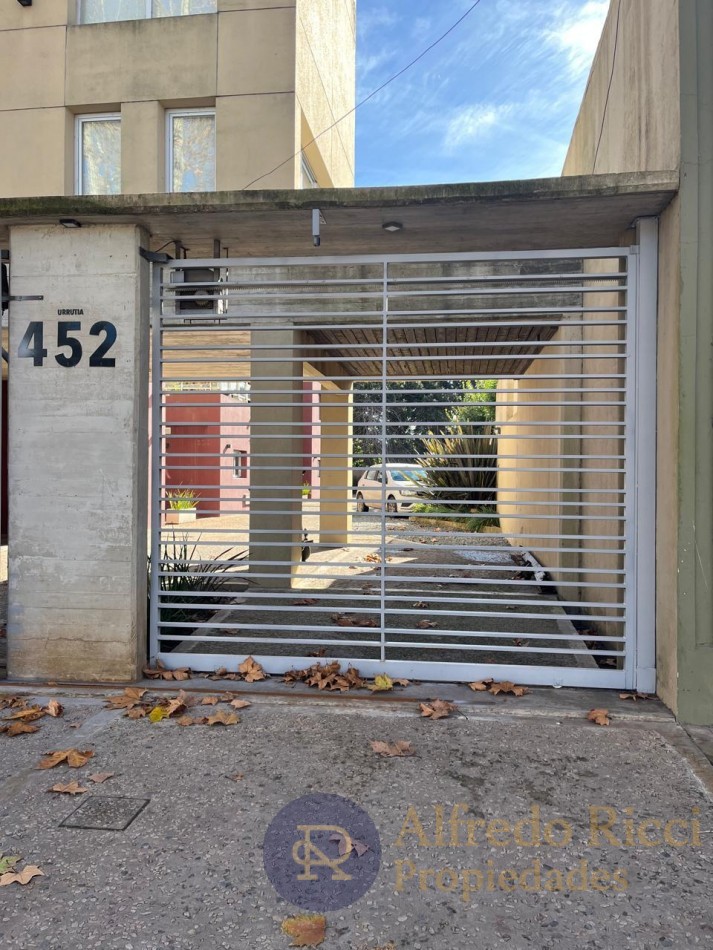 EN VENTA EXCLUSIVO DUPLEX DE 3 AMBIENTES, UBICADO AL FRENTE DEL COMPLEJO.