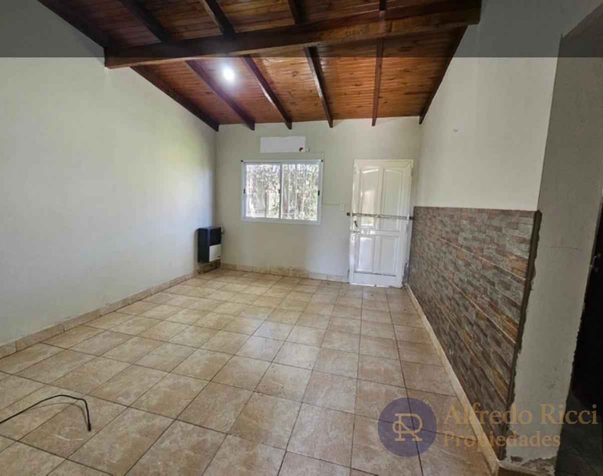 CASA EN VENTA O PERMUTA EN DOLORES.