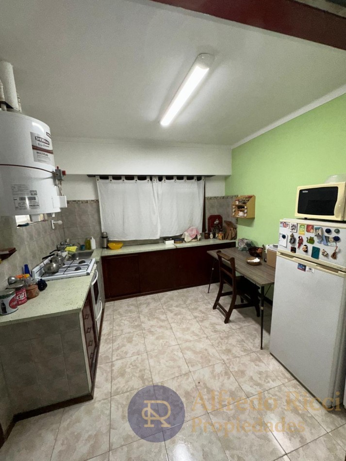 CHALET DE ESTILO TRADICIONAL EN EXCELENTE UBICACION