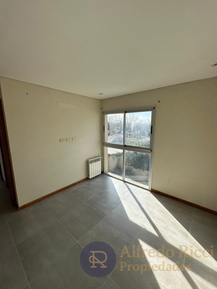 CONFORT Y CALIDAD EN UN DUPLEX DE TRES AMBIENTES PENSADO PARA DISFRUTAR