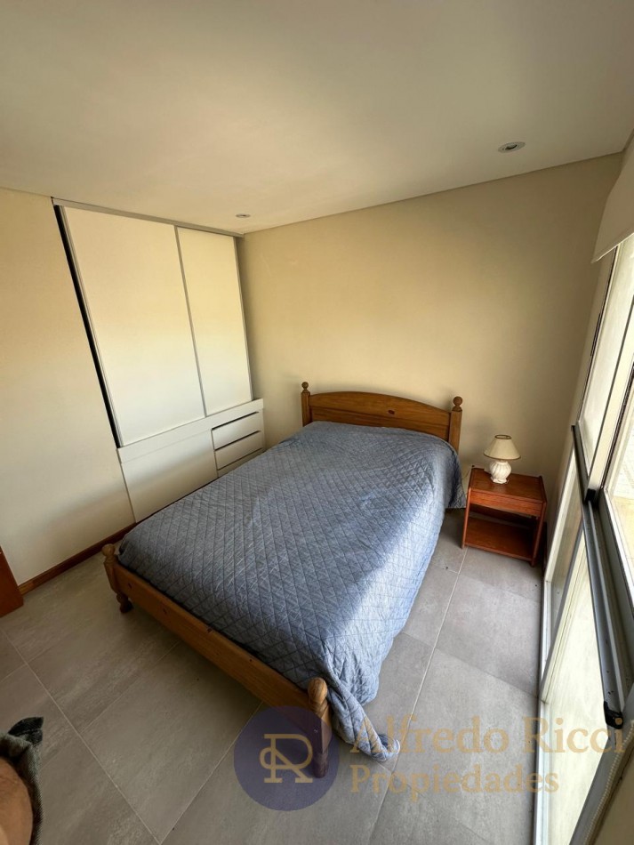 EN VENTA EXCLUSIVO DUPLEX DE 3 AMBIENTES, UBICADO AL FRENTE DEL COMPLEJO.
