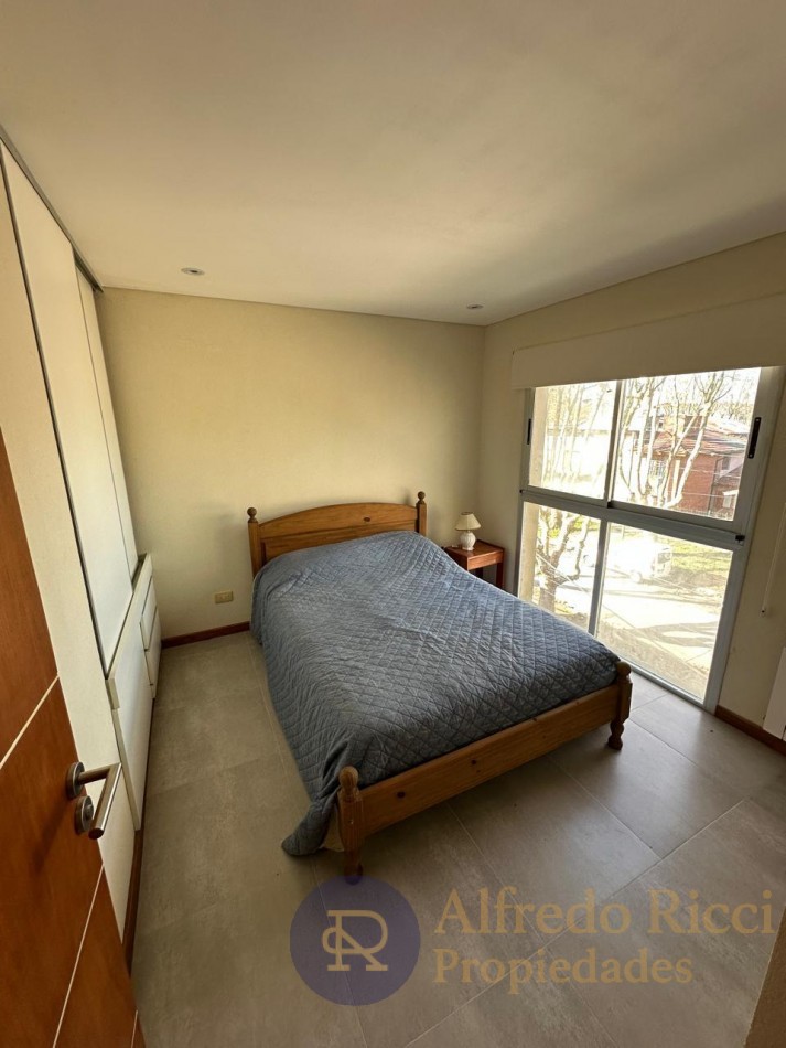 EN VENTA EXCLUSIVO DUPLEX DE 3 AMBIENTES, UBICADO AL FRENTE DEL COMPLEJO.