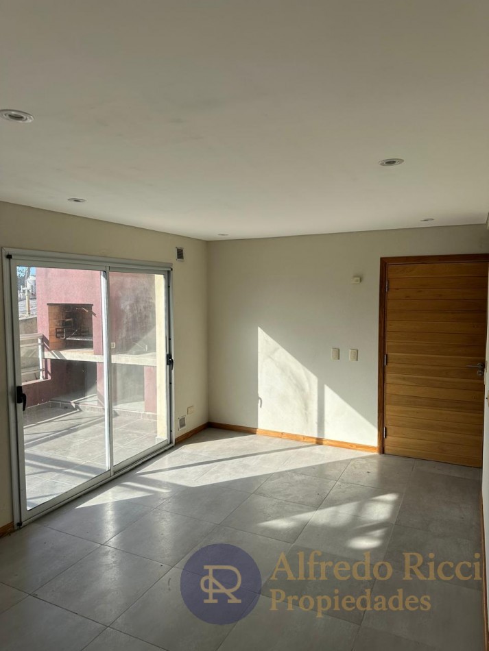 CONFORT Y CALIDAD EN UN DUPLEX DE TRES AMBIENTES PENSADO PARA DISFRUTAR