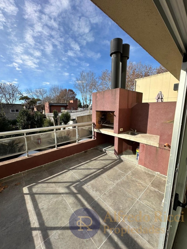 CONFORT Y CALIDAD EN UN DUPLEX DE TRES AMBIENTES PENSADO PARA DISFRUTAR