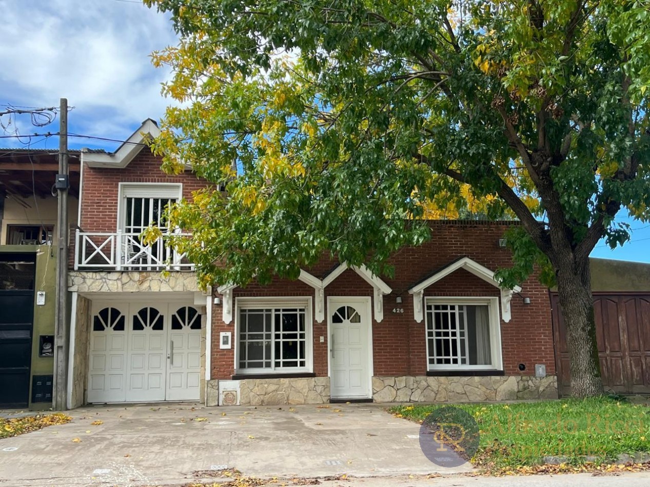 EXCELENTE CASA DE DOS PLANTAS EN VENTA. INMEJORABLE RELACION PRECIO-CALIDAD-PRESTACIONES!!
