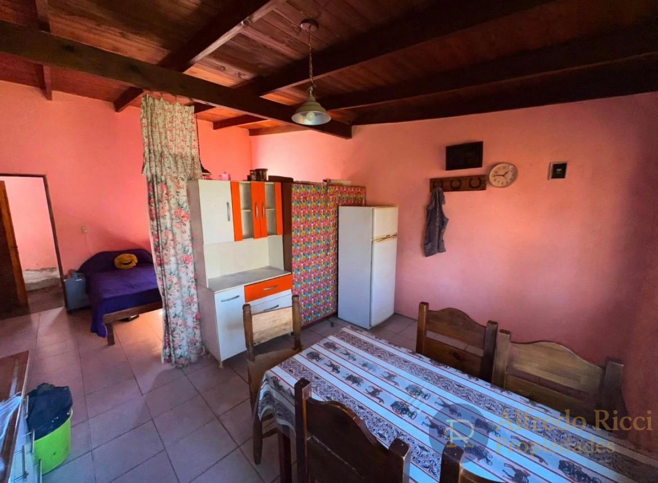 Excelente ubicacion. Vivienda y galpon sobre hermoso lote