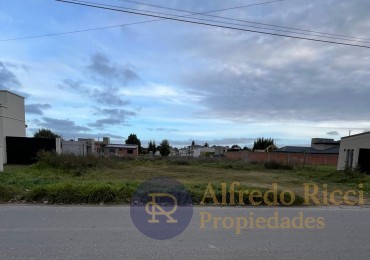 HERMOSO TERRENO EN BARRIO RESIDENCIAL CONSOLIDADO. EL LUGAR IDEAL PARA CONSTRUIR LA CASA QUE SOÑAS. ESPACIO, UBICACION Y POTENCIAL EN UN SOLO LUGAR!!!